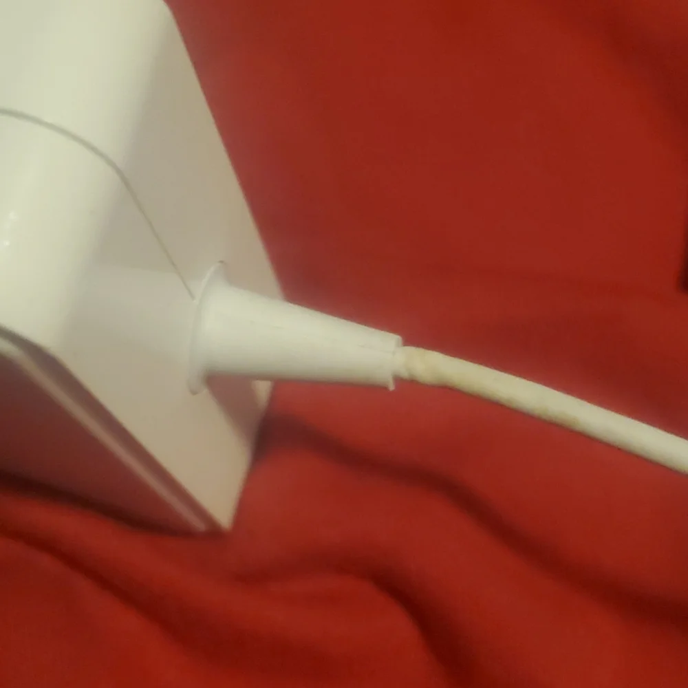 Apple 60W mag safe power supply / adapter for MacBook pro